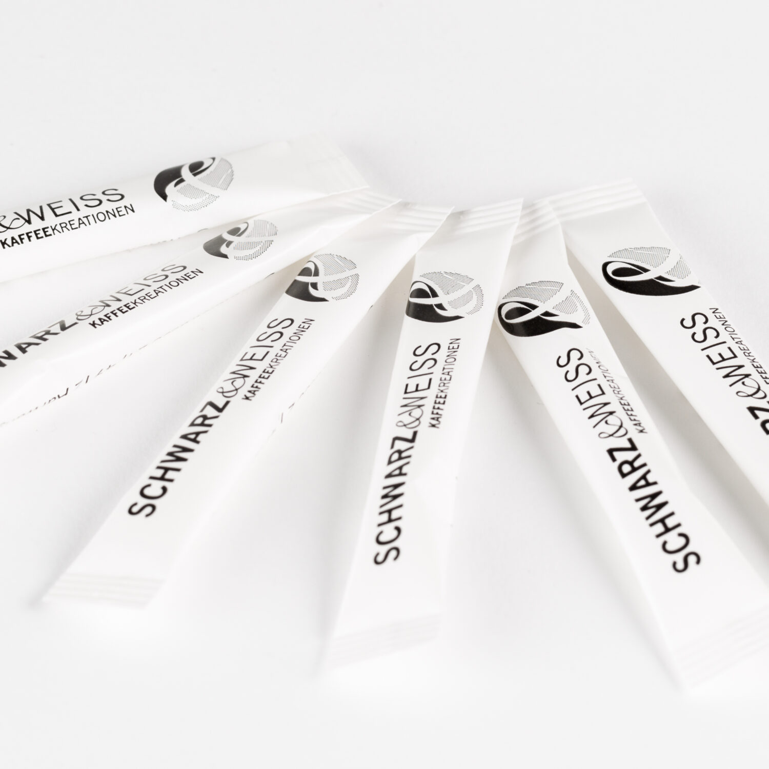 1000 Stück Zuckersticks à 4 Gramm - black&white-